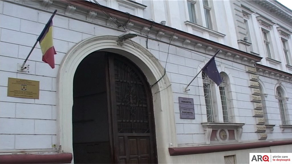 Acuzații de evaziune fiscală și SPĂLARE DE BANI la o firmă din Arad