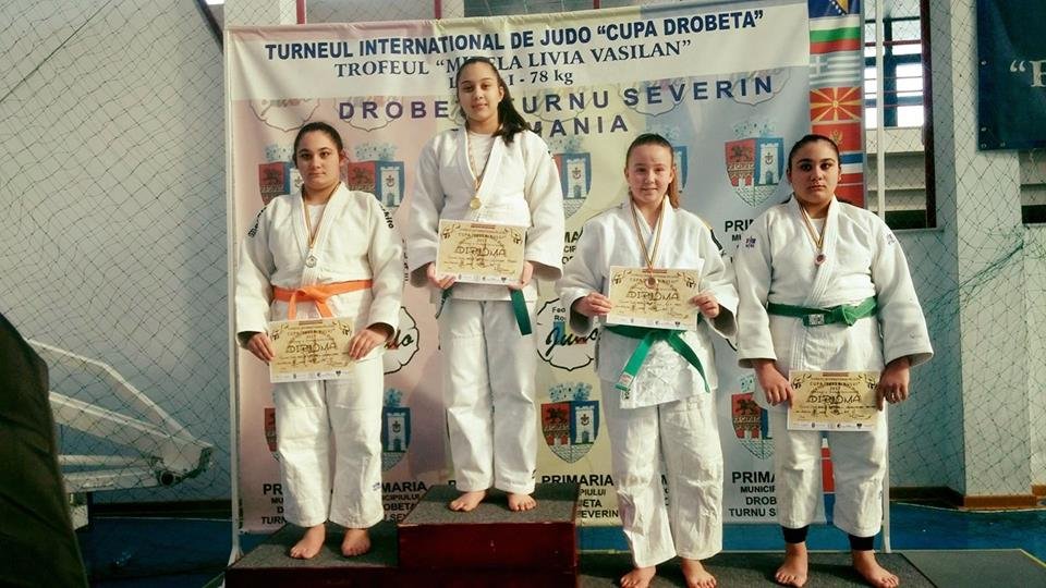 Judoka arădeni, medaliaţi la Cupa Severinului