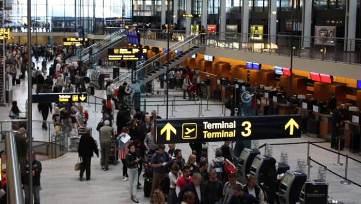 Aeroportul din Hamburg a fost închis şi evacuat de urgenţă. Posibil ATAC cu gaz toxic