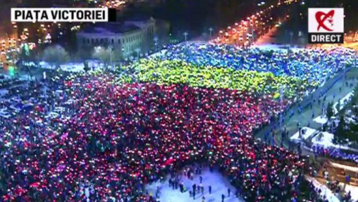 Imagini spectaculoase de la înălțime cu formarea 