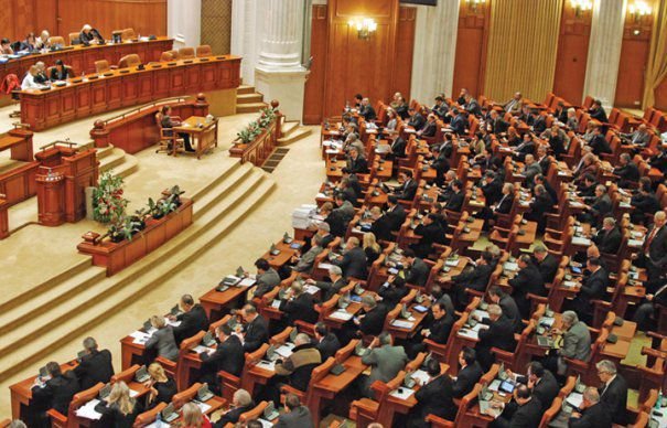 Parlamentarii au dat aviz favorabil pentru referendumul cerut de președintele Klaus Iohannis 