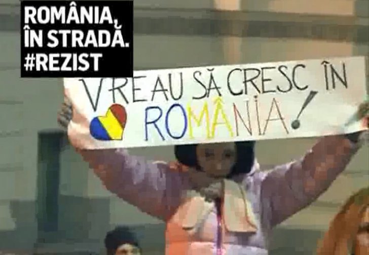 A patra zi de proteste în Bucureşti: 100.000 de oameni, în Piaţa Victoriei