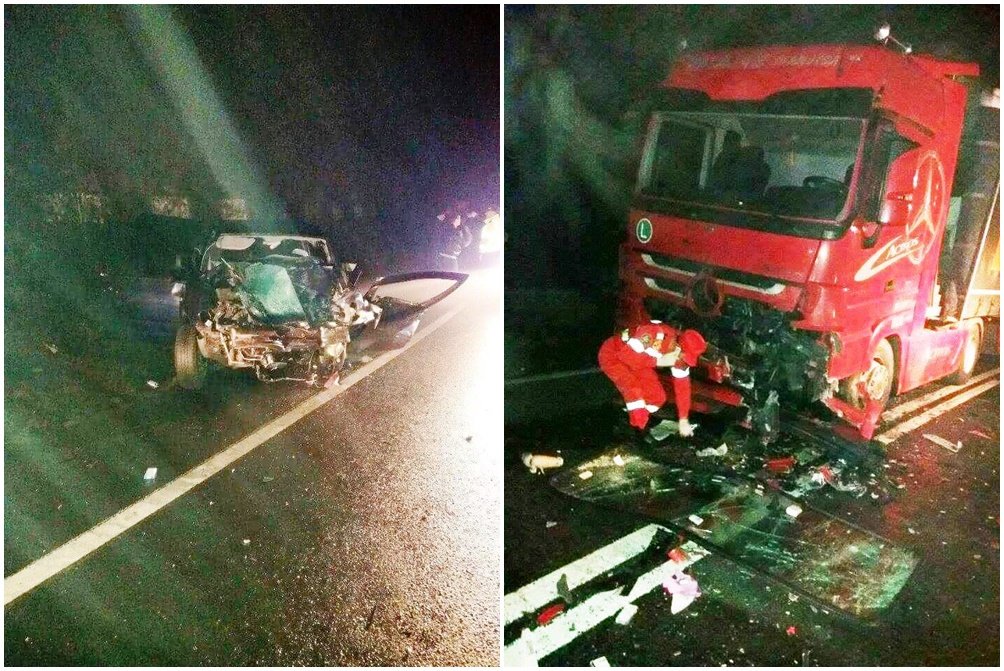 FOTO | Un mort și doi răniți grav într-un accident, pe DN7. Mașina în care se aflau s-a izbit violent de un TIR