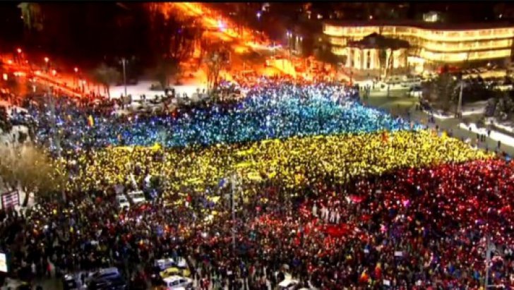 #Rezist, ziua 27. Românii ies din nou în Piața Victoriei: 