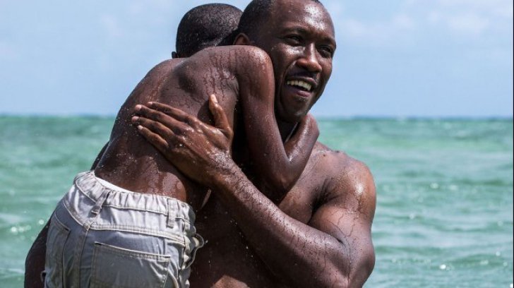 ”Moonlight”, regizat de Barry Jenkins, a câştigat Oscarul pentru ”cel mai bun film”(VIDEO)