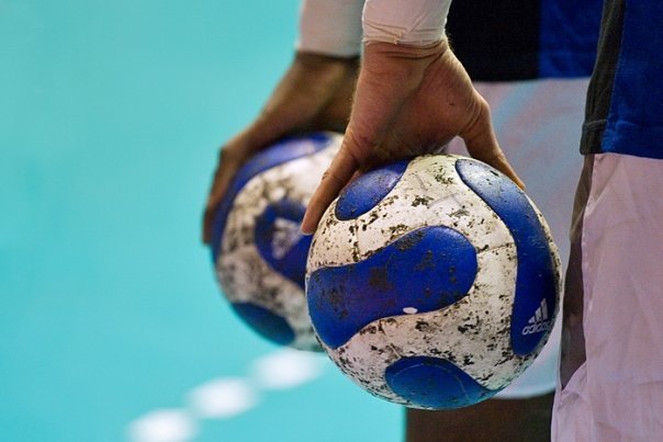 Se reia Campionatul Județean de Handbal al Aradului cu 2 turnee memoriale