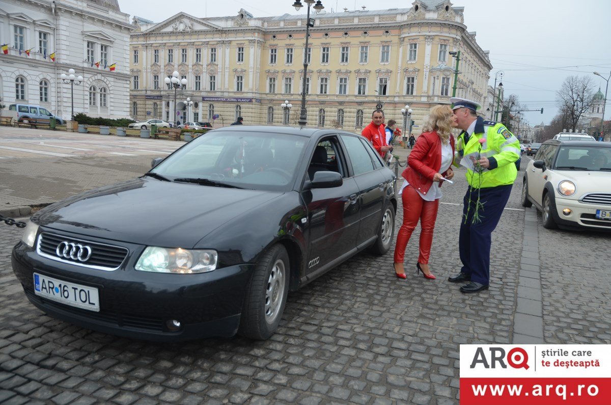 8 Martie cu polițiști romantici