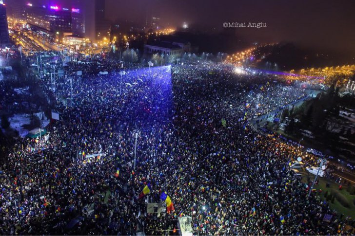 Ce relatează New York Times, despre protestul record din București, cu 250 000 de oameni