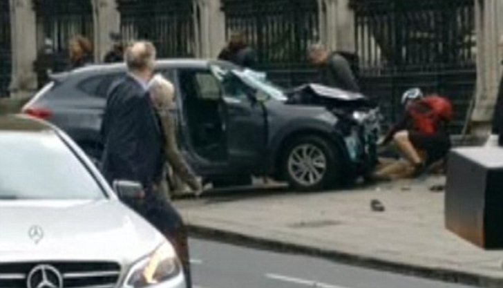 Imaginea care ŞOCHEAZĂ, după atentatul terorist de la Londra: 