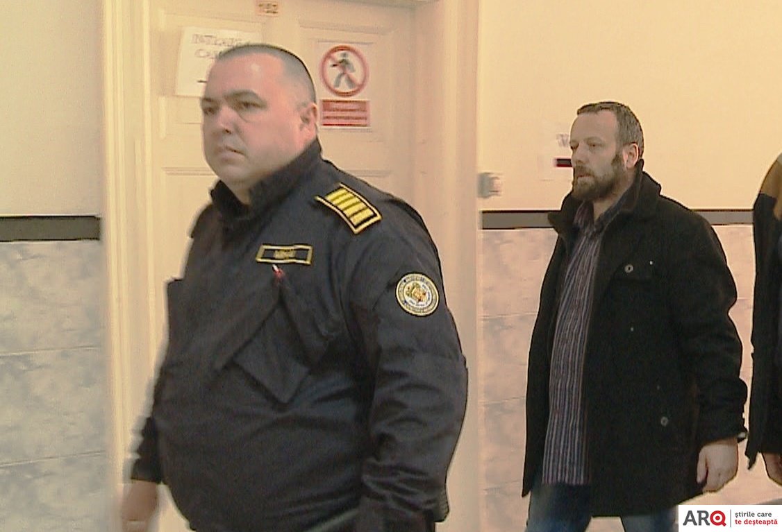 Tribunalul Arad a amânat judecarea cererii lui Guccifer de contopire a pedepselor