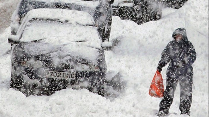 Iarna s-a întors în România! Zăpadă de aproape 10 centimetri