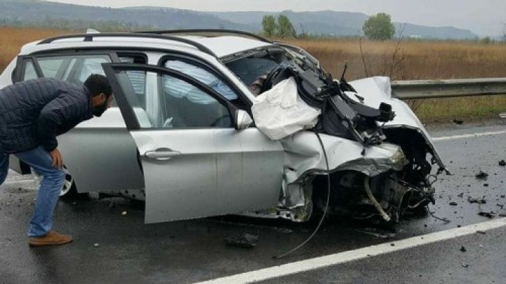 Accident grav pe DN1. O persoană a murit şi alte patru au fost rănite