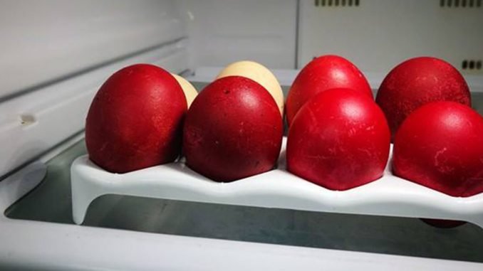 Cât timp putem păstra ouăle roșii de Paște în frigider