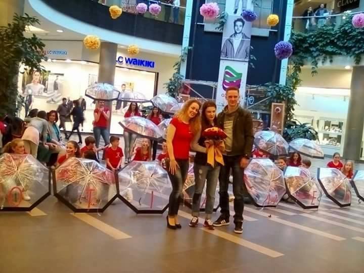 Cerere în căsătorie în ritm de dans cu Royal Steps la Atrium Mall Arad (FOTO+VIDEO)
