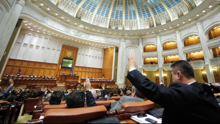 Legea salarizării ajunge, în fine, în Parlament. Ce amendamente sunt depuse