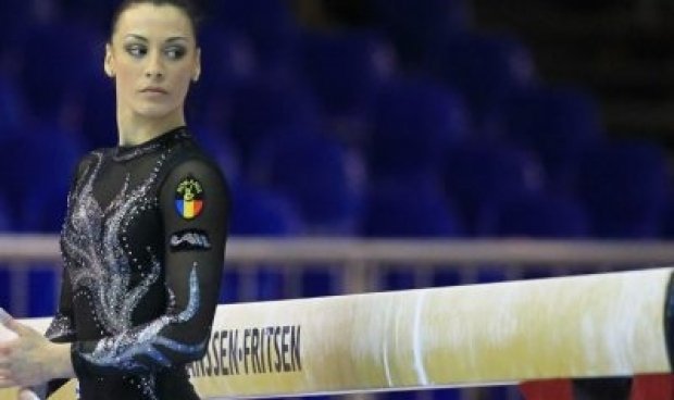 Cătălina Ponor - medalie de aur la bârnă, Larisa Iordache - medalie de bronz, la Campionatele Europene