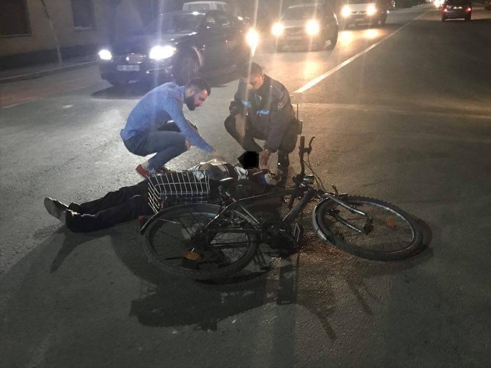 Biciclist grav rănit într-un accident pe Pădurii