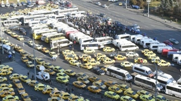 Protestul transportatorilor s-a încheiat. Ce au obţinut taximetriştii