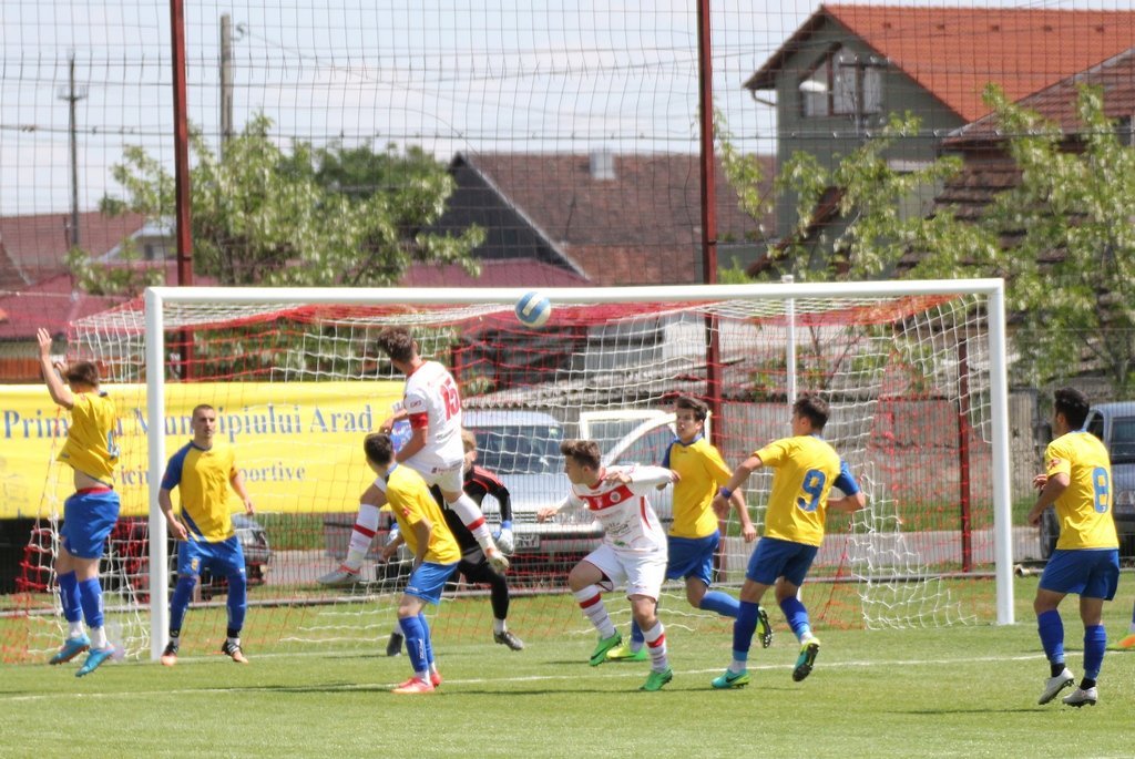 Junii UTA-ei sunt pregătiţi pentru duelurile cu Craiova şi Dinamo din semifinalele Elite la U17 respectiv U19