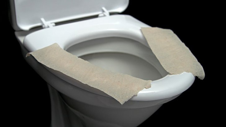 Pui hârtie igienică pe capacul toaletelor publice? Nu o să mai faci asta niciodată