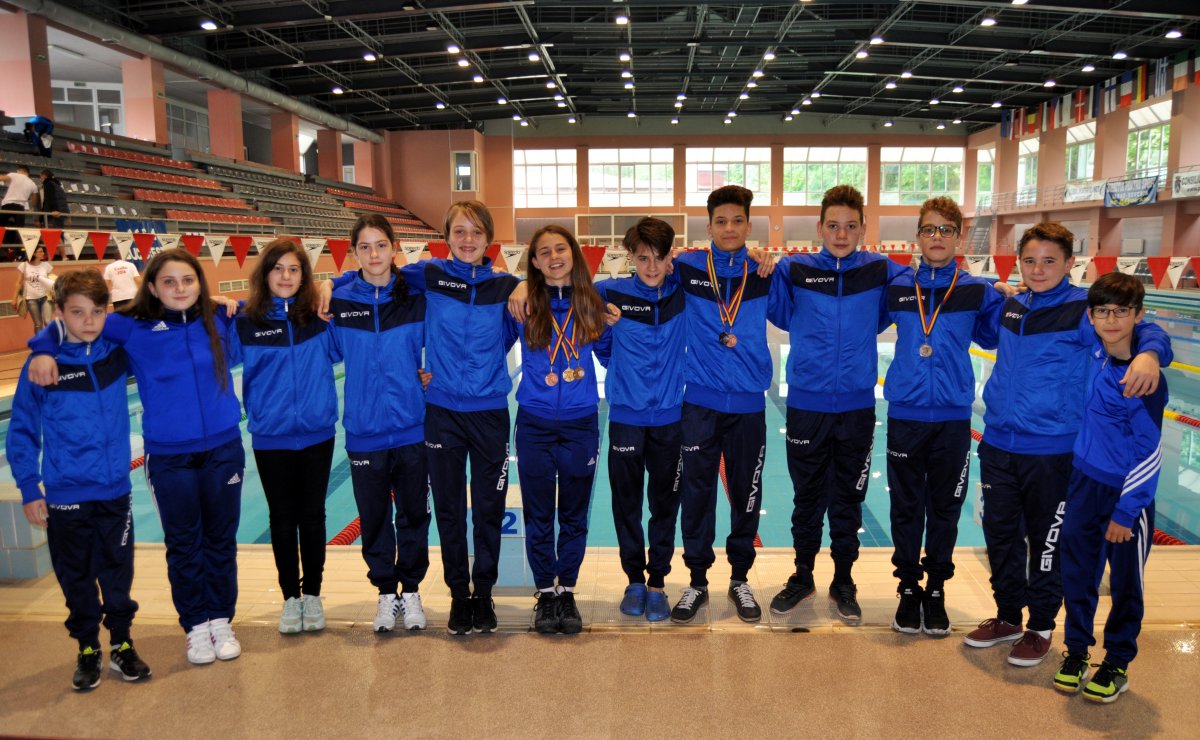 Înotătorii CSŞ Gloria Arad au urcat pe podiumul Naţionalelor Şcolare