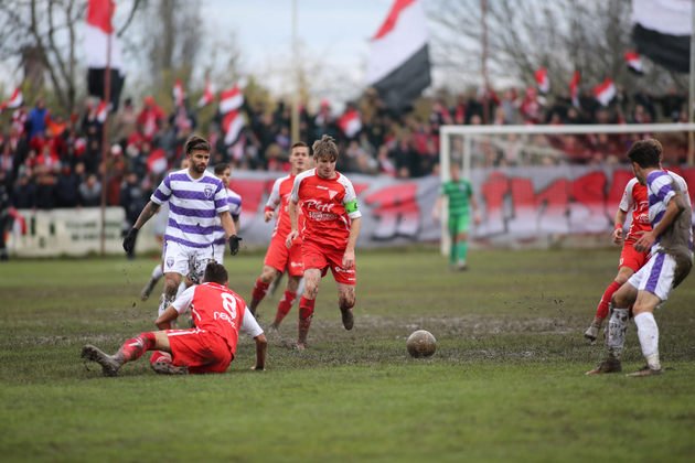 Puncte, dar mai ales orgolii, la bătaie în derbyul Vestului. 