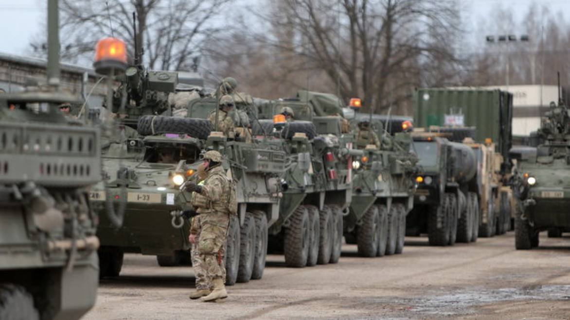 Convoaie militare traversează Aradul. Pe străzi vor putea fi văzute vehicule de luptă