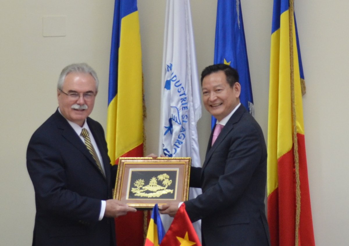 Ambasadorul Vietnamului în România în vizită la CCIA Arad