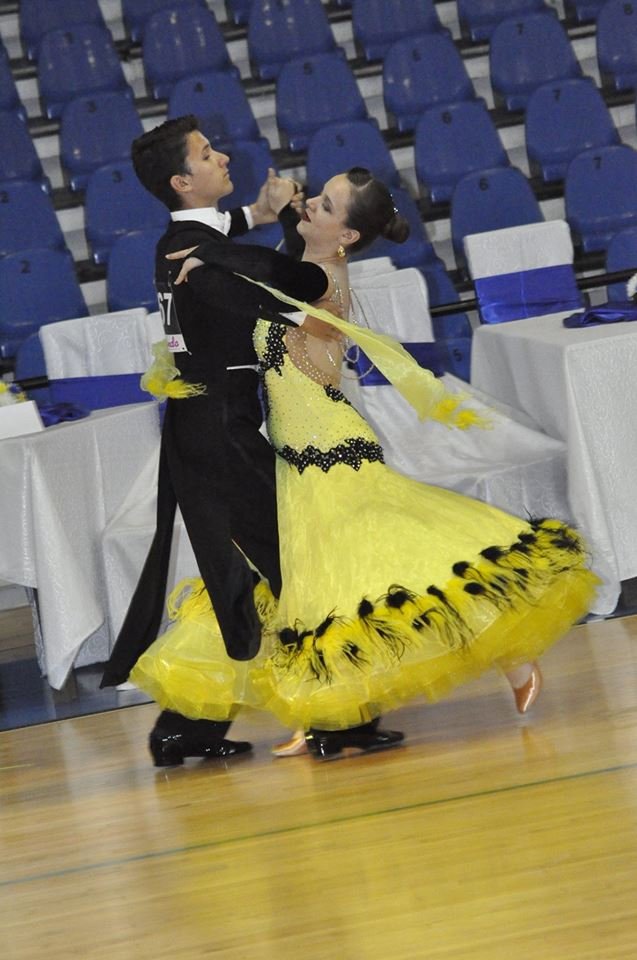 Maraton competiţional pentru reprezentanţii Şcolii de Dans Royal Steps Arad