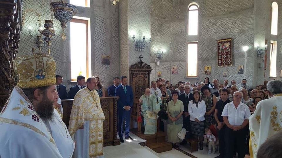 Sfinţire de biserică în Parohia Arad-Grădişte II
