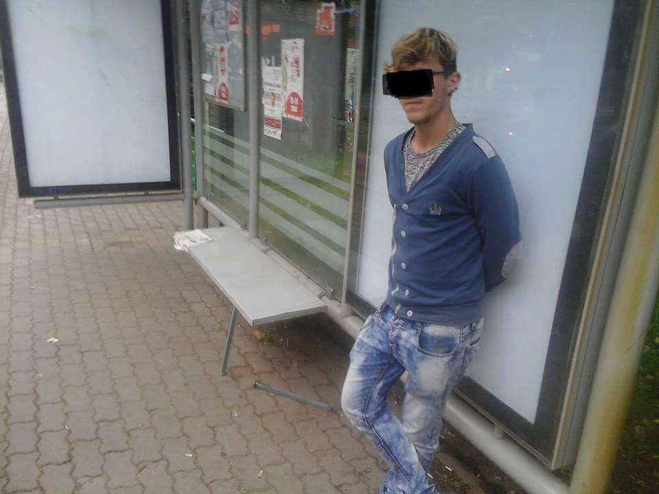 Acest tânăr a vandalizat o bancă de pe centru. Vezi ce amendă a primit pentru fapta sa
