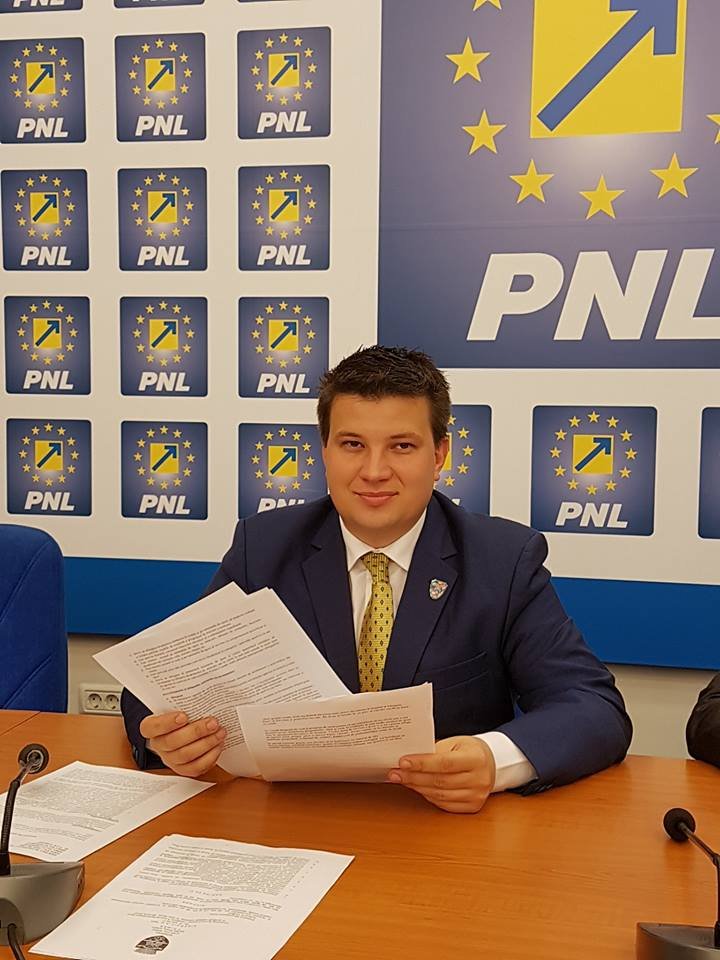 Bogdan Boca (PNL ): „De la 1 iulie elevii arădeni beneficiază de 12 terenuri de sport în municipiu!”