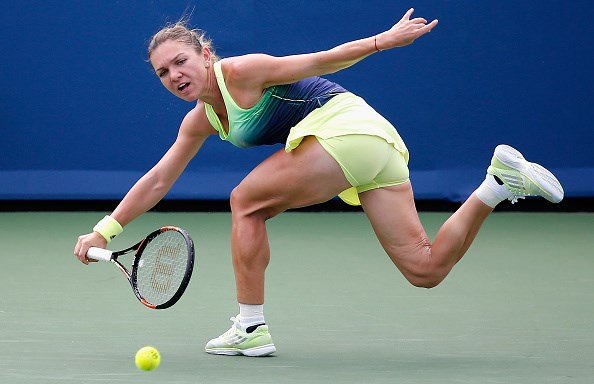 Planul Simonei Halep de a ajunge nr 1 mondial, dat peste cap de o INSECTĂ! Incident incredibil la turneul de la Eastbourne!