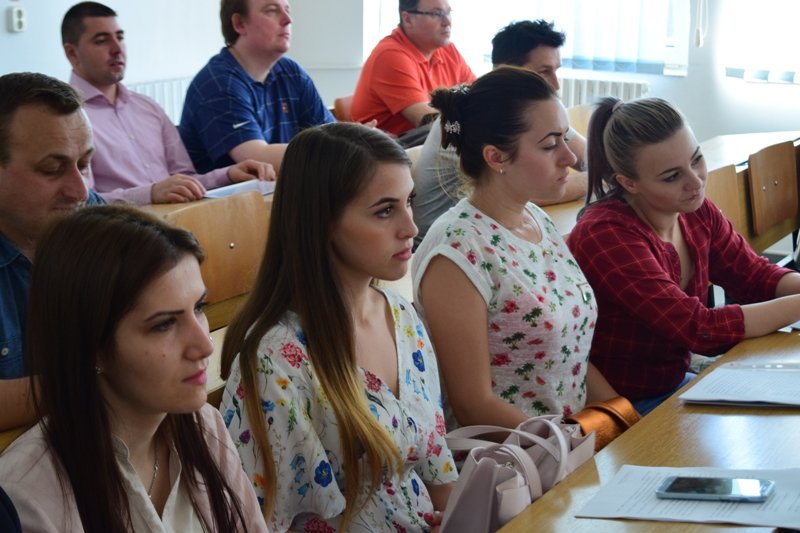 Simpozion studenţesc la UAV