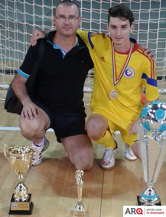 Un jucător din echipa națională de fotbal a României, la Radio Joy Fm