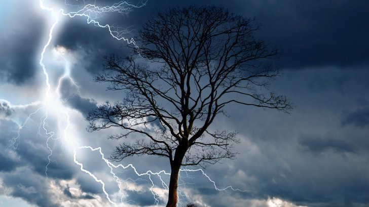 Vreme extremă în România. Nouă avertizare meteo: furtuni puternice și caniculă în următoarele zile