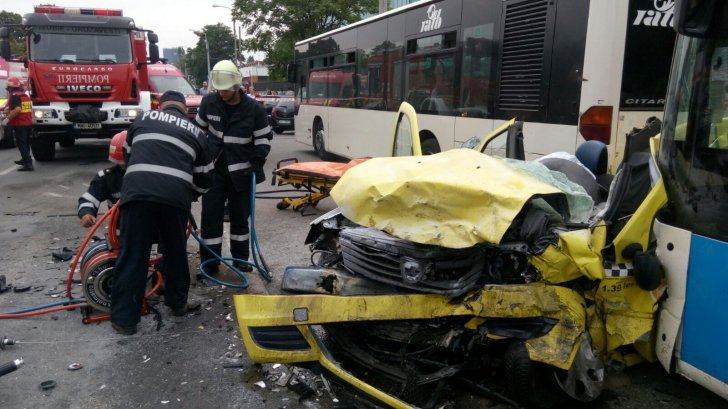 Accident grav în București: Doi morți și doi răniți (imagini ȘOCANTE)