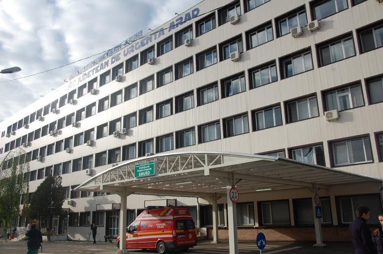 După ce a fost lovită pe trecerea de pietoni, o arădeancă a murit în scurt timp la spital