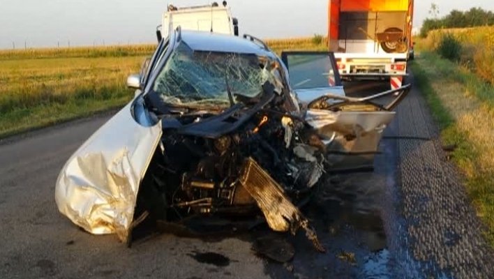 Accident grav în judeţul Buzău. Două persoane au murit, iar alte cinci au fost rănite