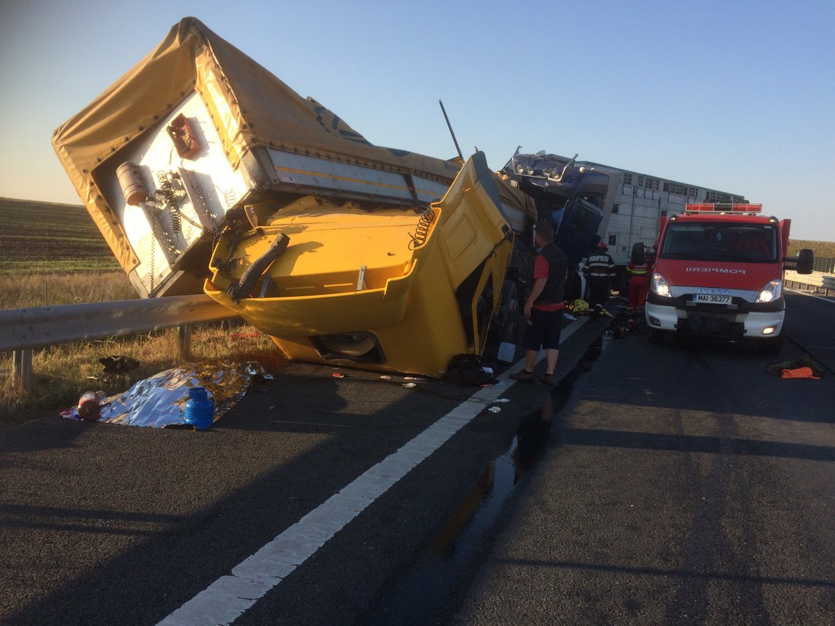 UPDATE FOTO-VIDEO | Accident cu doua TIR-URI și doi morți pe Autostrada A1 lângă Arad