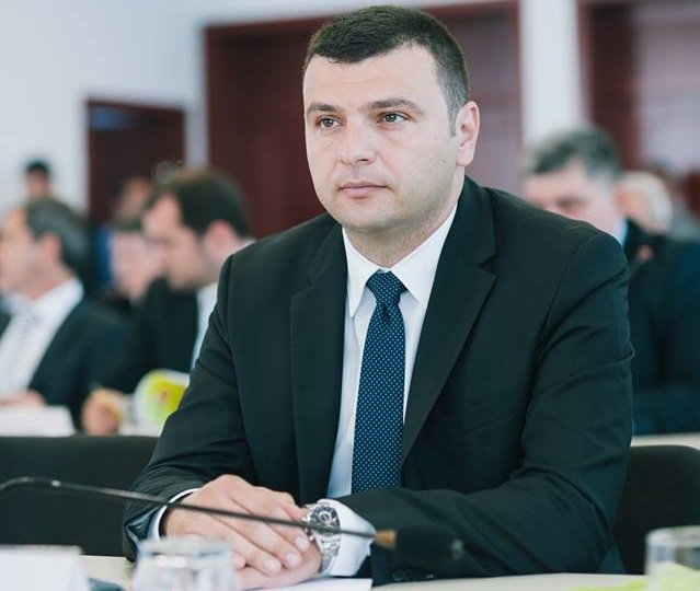 Sergiu Bîlcea (PNL): „Ministrul Fifor, presiuni politice incredibile asupra instituţiilor publice!”