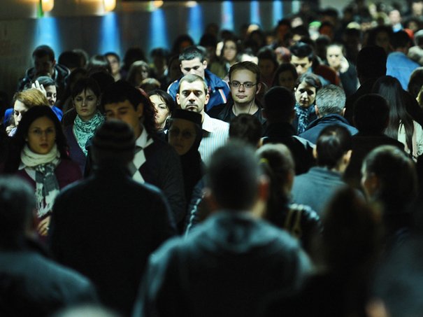 Românii fac în medie 4759 de paşi zilnic, sub media globală. Cine sunt