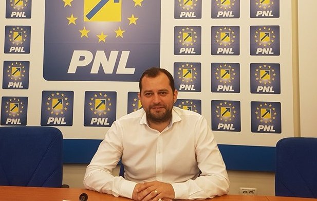 Răzvan Cadar (PNL): “Guvernul PSD fură banii din Pilonul II de pensii, deputatul Tripa numără banii în primăria Păuliş!”