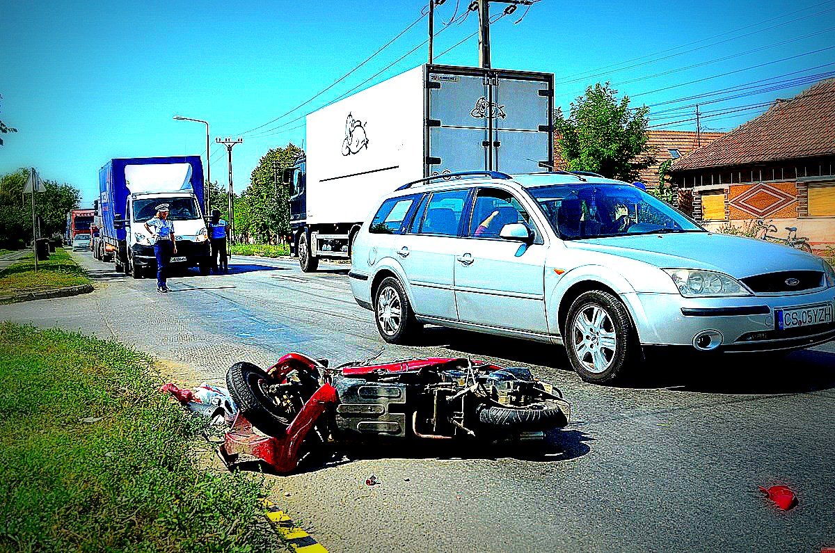 Accident cu încă un bătrân care (s)-a zăuitat să stea la STOP