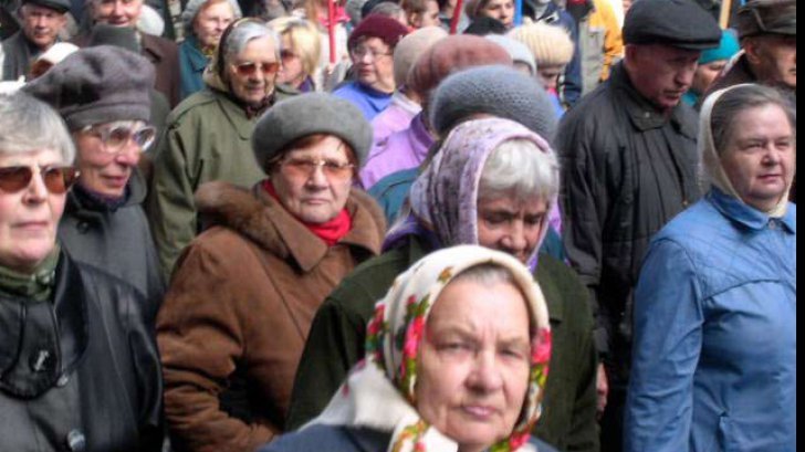 Câți pensioanari mai sunt în România și cât încasează aceștia, în medie, lunar