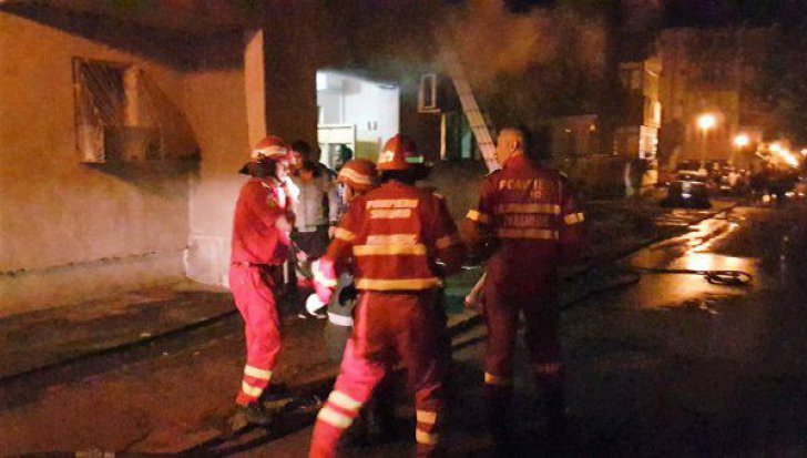 Tragedie la Constanţa. O mamă și fetița de 2 ani au murit carbonizate într-un incendiu puternic