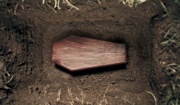 După 40 de ani, s-a dus la cimitir să-și dezgroape fiul. Descoperirea șocantă făcută după ce a deschis sicriul