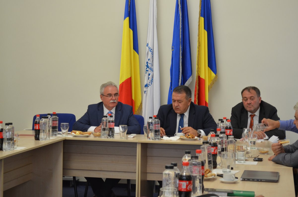 Întâlnire de lucru a conducerii CCIR cu preşedinţii Camerelor de Comerţ   din 13 judeţe la Camera de Comerţ Arad