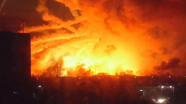 Alertă în Ucraina. Explozii puternice, după ce un depozit de muniţii a luat foc