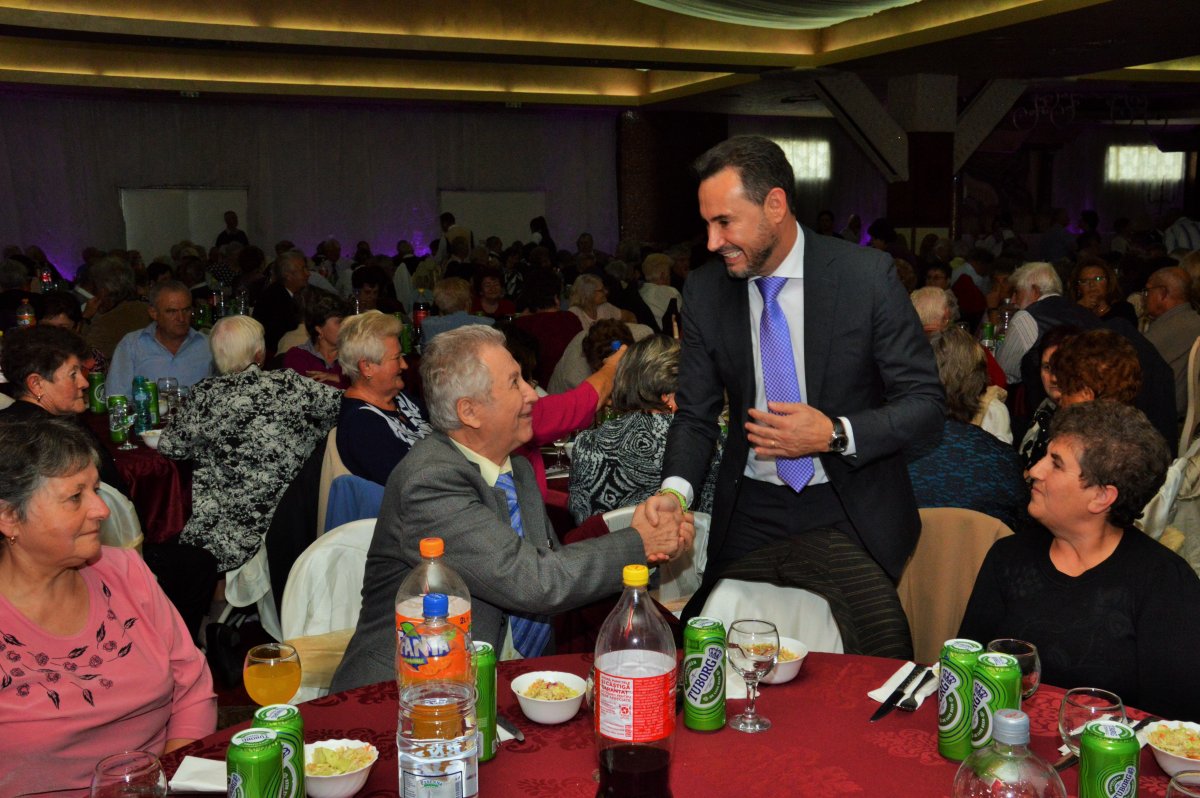 „Ziua Internațională a Vârstnicilor” sărbătorită cu succes la Arad! (FOTO)